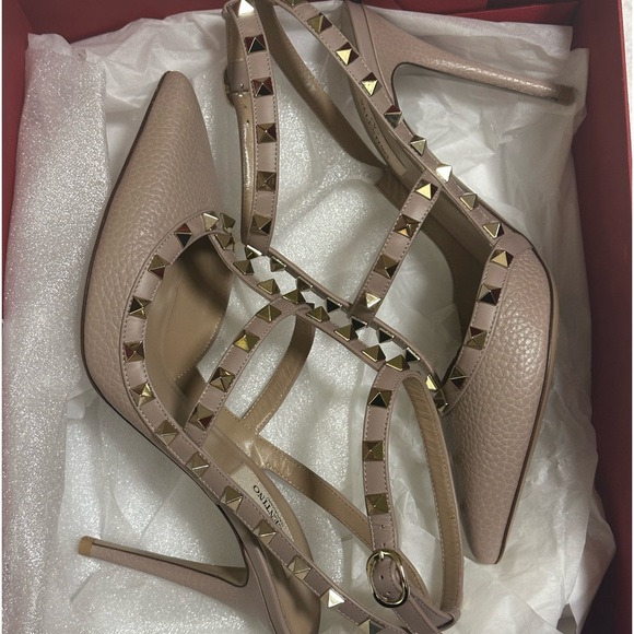 Valentino Garavani Nude Rockstud Ankle Strap Pumps  Valentino Garavani Rockstud Ankle Strap Pump Nude/Cream
